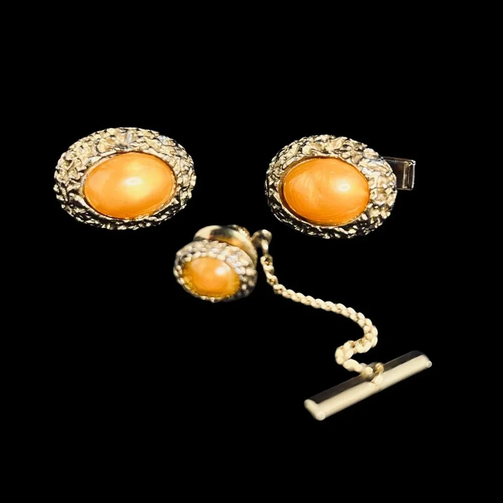 Vintage Oval Gold Tone With Orange Cabochon Cufflinks And Tie Tack Set (5337)